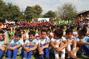 برگزاری فستیوال مدارس فوتبال لار و گراش به میزبانی باشگاه نبرد خور
